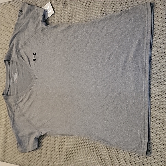 NWT UNDER ARMOUR Semi-Fitted Gray V-Neck Short Skeeve Tee Size:M - Picture 5 of 10